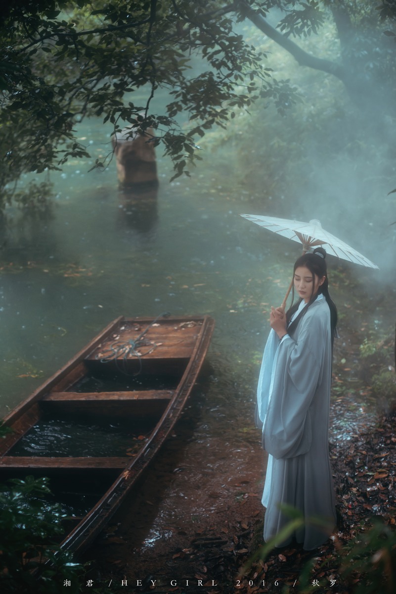 唯美如画的美女古装写真图片