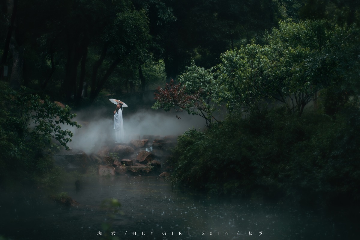 唯美如画的美女古装写真图片