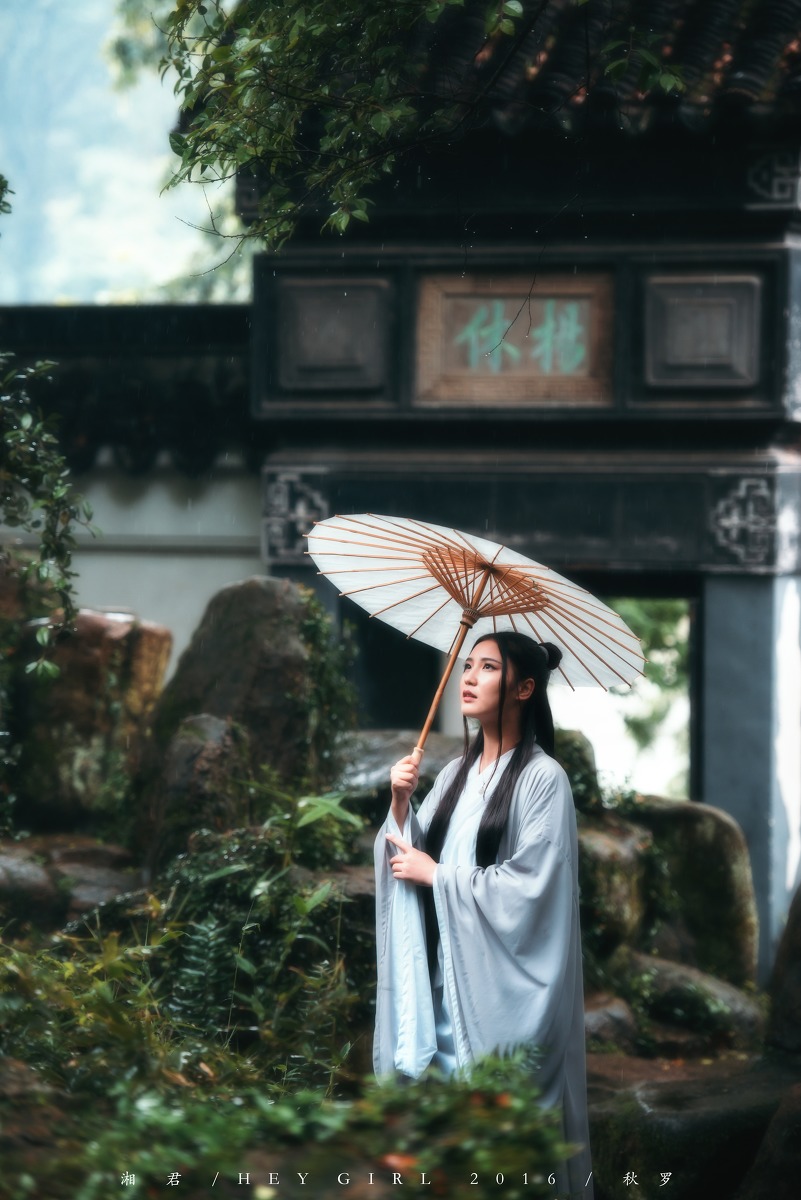 唯美如画的美女古装写真图片