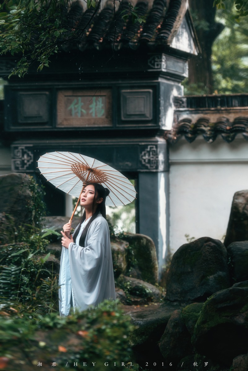 唯美如画的美女古装写真图片