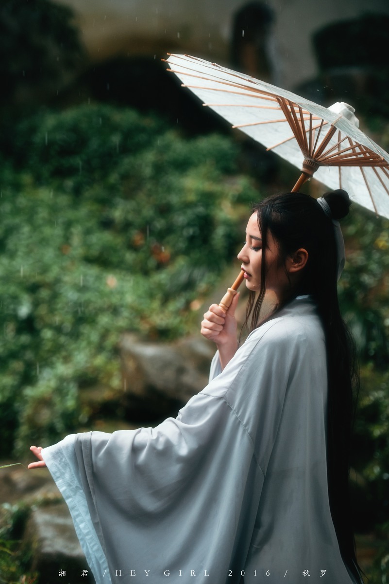 唯美如画的美女古装写真图片