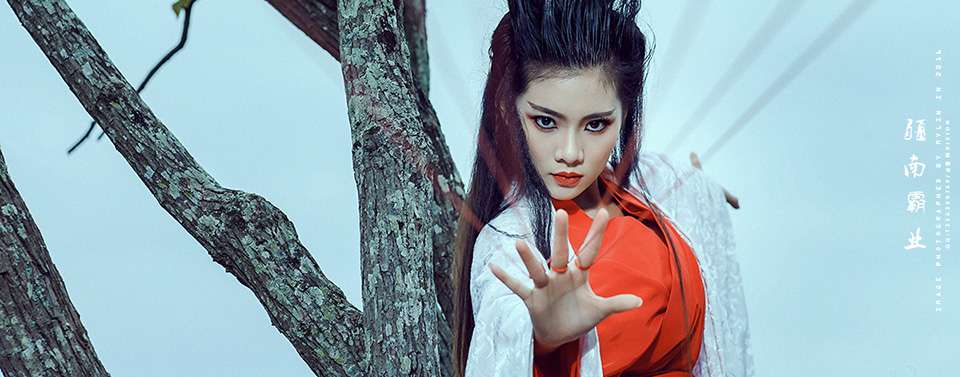 气质美女放荡不羁霸气高冷古装摄影写真