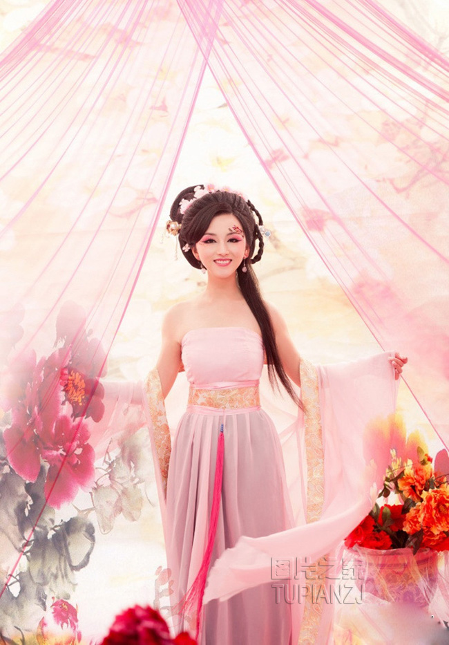 粉嫩少女古装图片 撩人裸背性感惊艳