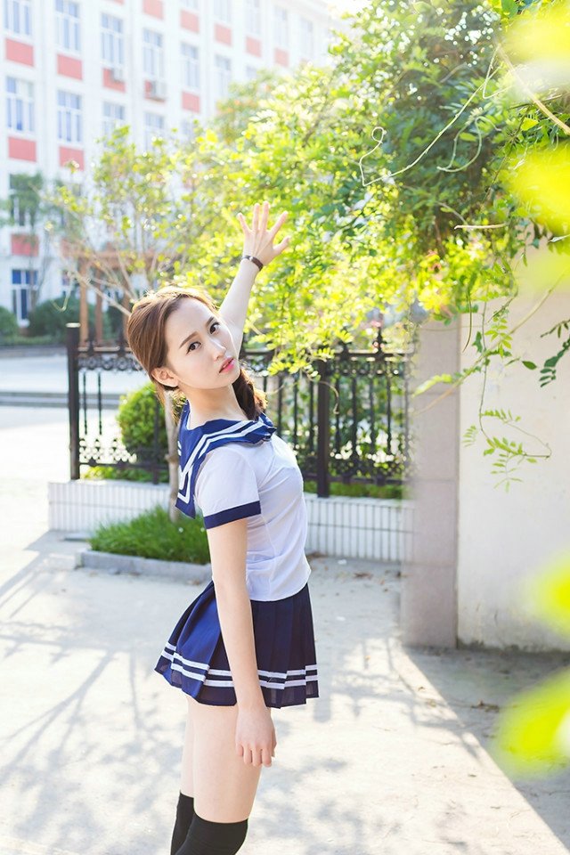 极品乳神周于希连体黑丝掩不住的双峰摇摇欲坠大胆艳照