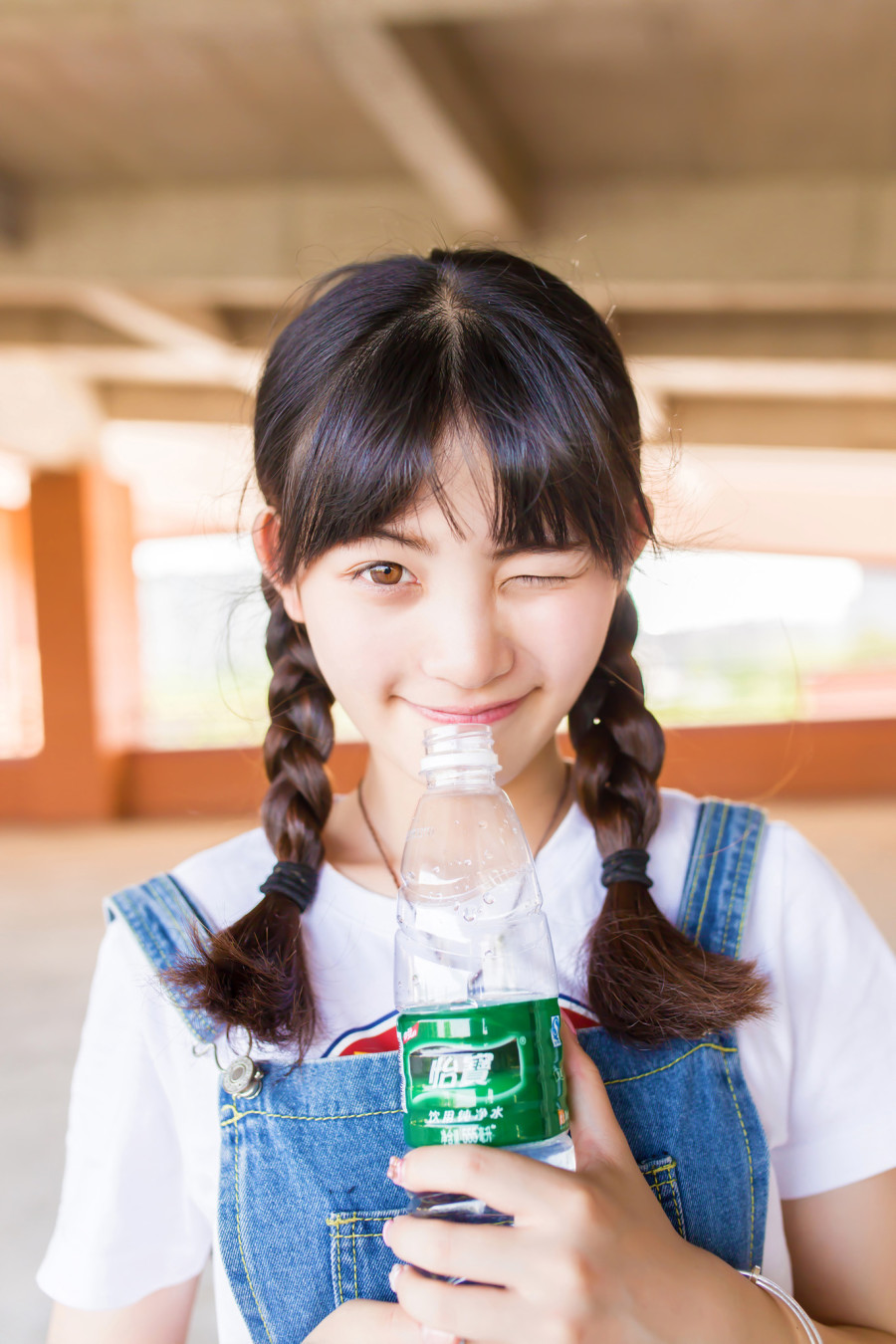 极品乳神周于希连体黑丝掩不住的双峰摇摇欲坠大胆艳照