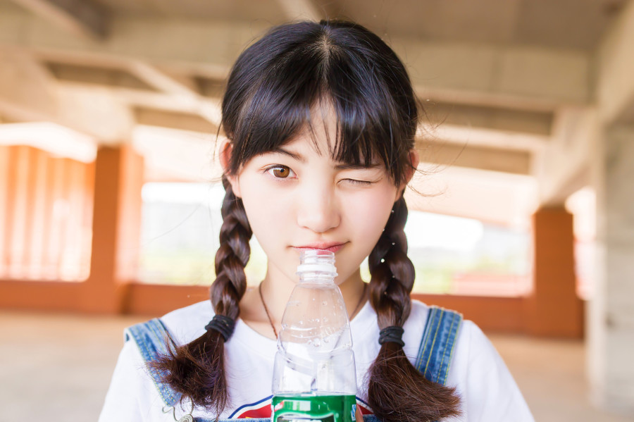 极品乳神周于希连体黑丝掩不住的双峰摇摇欲坠大胆艳照