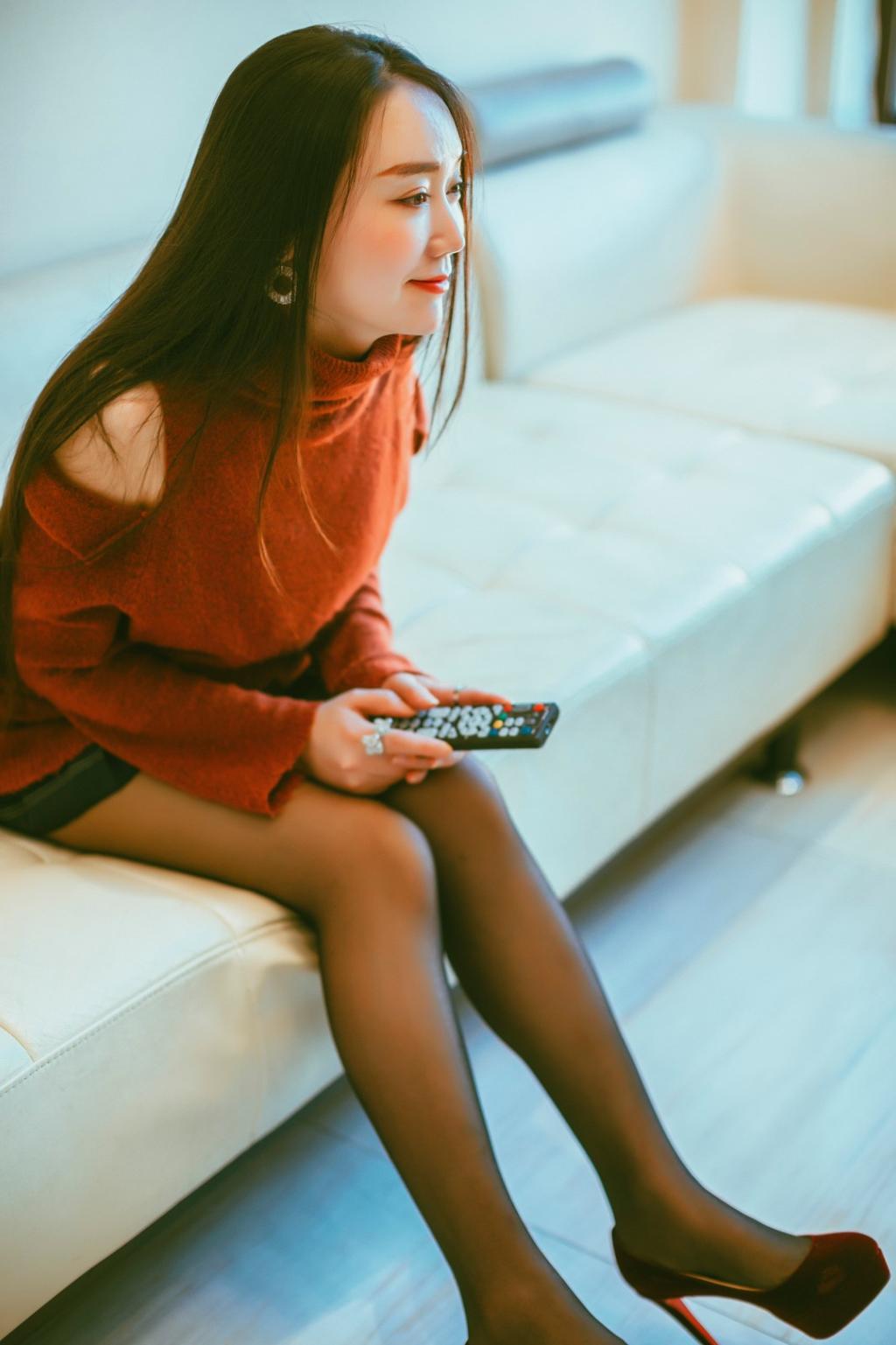 美女寂寞少妇黑丝美腿大胆艺术照