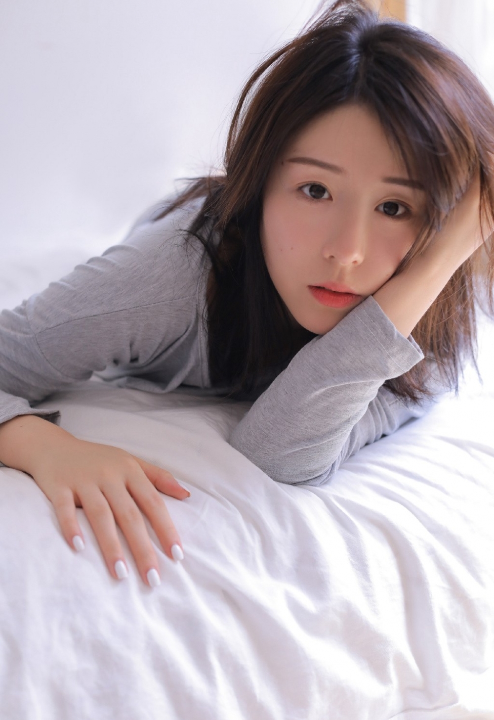 亚洲美女嫩模御姐风情万种卧室大胆人体艺术写真