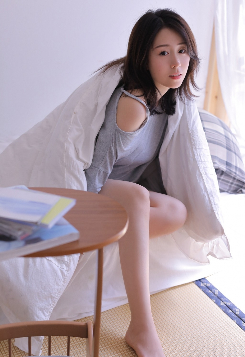 亚洲美女嫩模御姐风情万种卧室大胆人体艺术写真