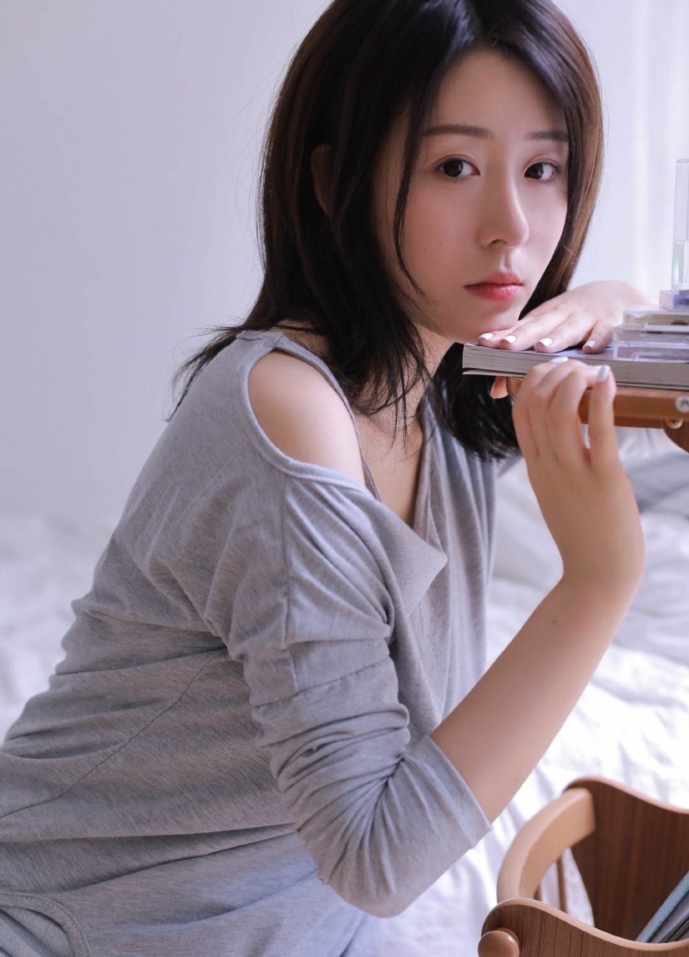 亚洲美女嫩模御姐风情万种卧室大胆人体艺术写真