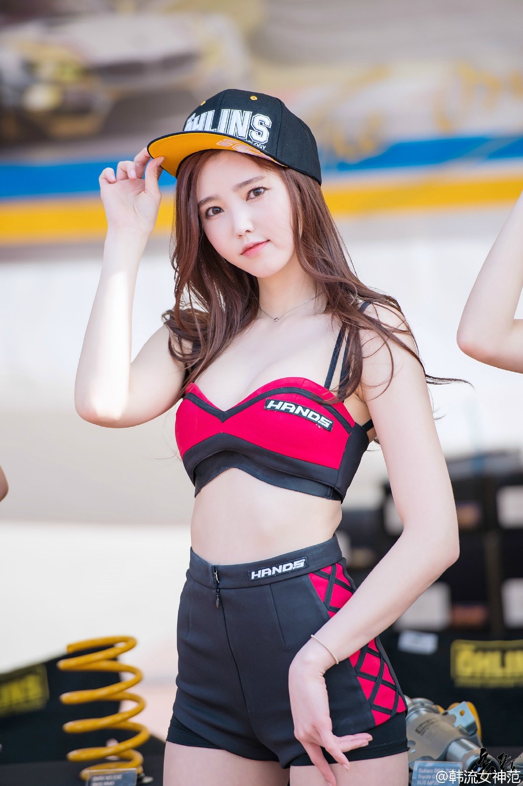 酷似唐嫣的韩国美女车模