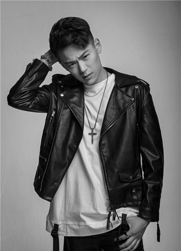 新晋小生赵天戈生日写真 帅气撩人