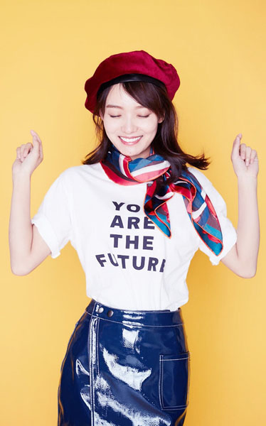 林源图片 林源时尚甜美写真照