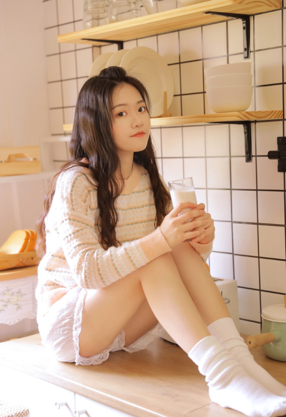 00后粉嫩小妹迷人桃花眼青涩娇羞稚嫩可爱图片