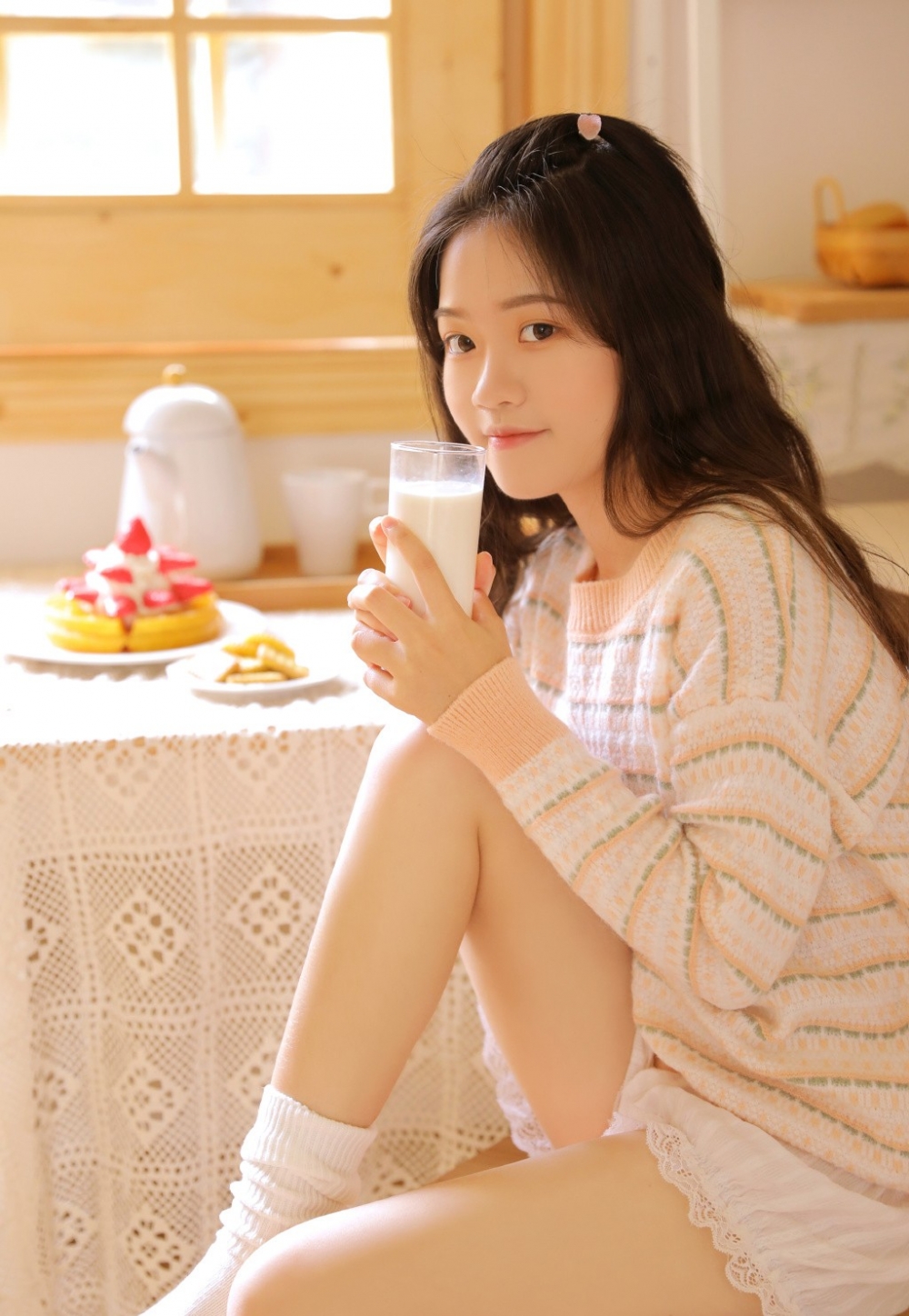 00后粉嫩小妹迷人桃花眼青涩娇羞稚嫩可爱图片