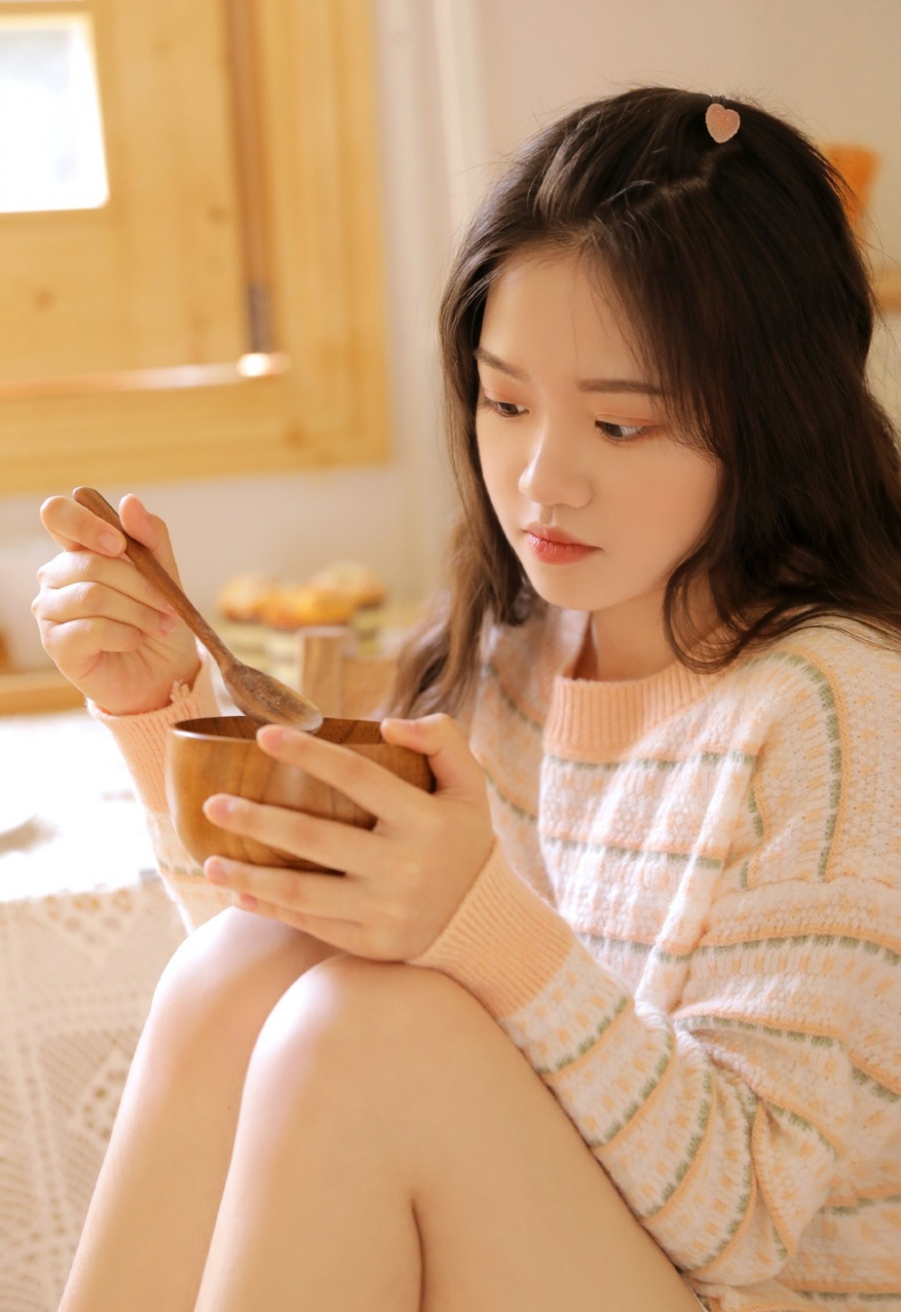 00后粉嫩小妹迷人桃花眼青涩娇羞稚嫩可爱图片