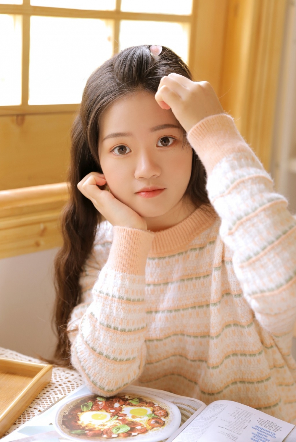 00后粉嫩小妹迷人桃花眼青涩娇羞稚嫩可爱图片