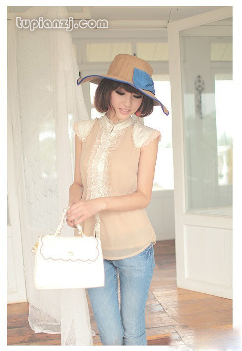 靓丽美眉俏皮可爱写真 甜美诱人