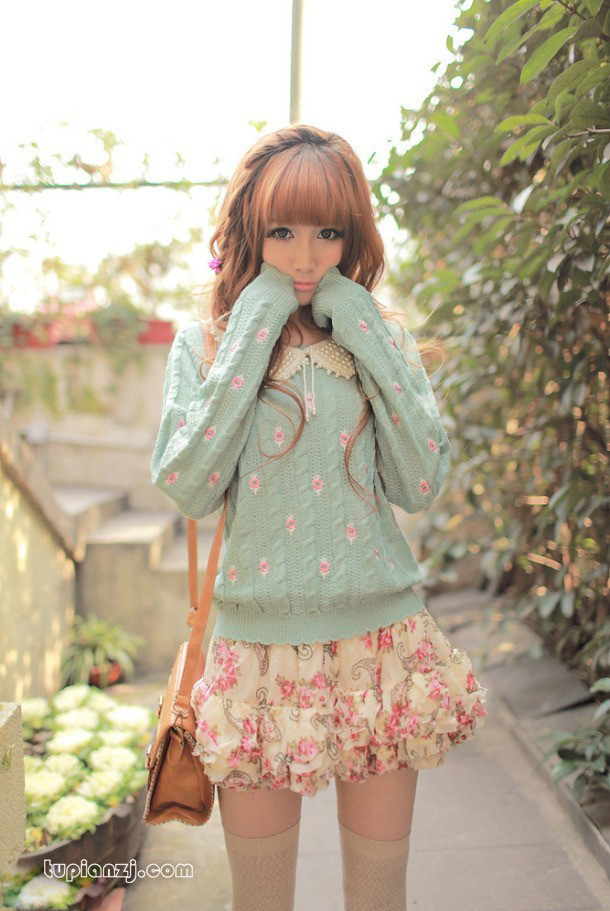 靓丽美眉俏皮可爱写真 甜美诱人