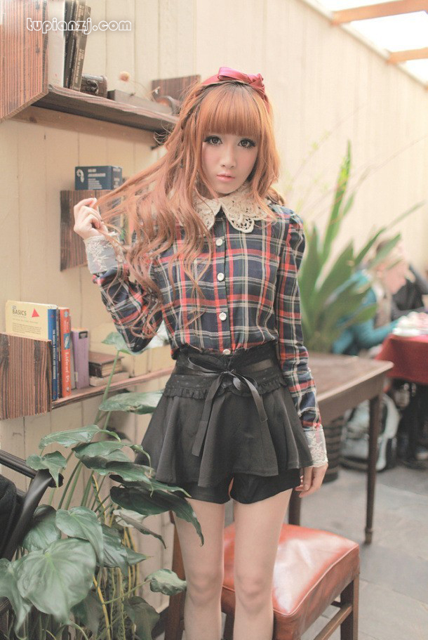 靓丽美眉俏皮可爱写真 甜美诱人