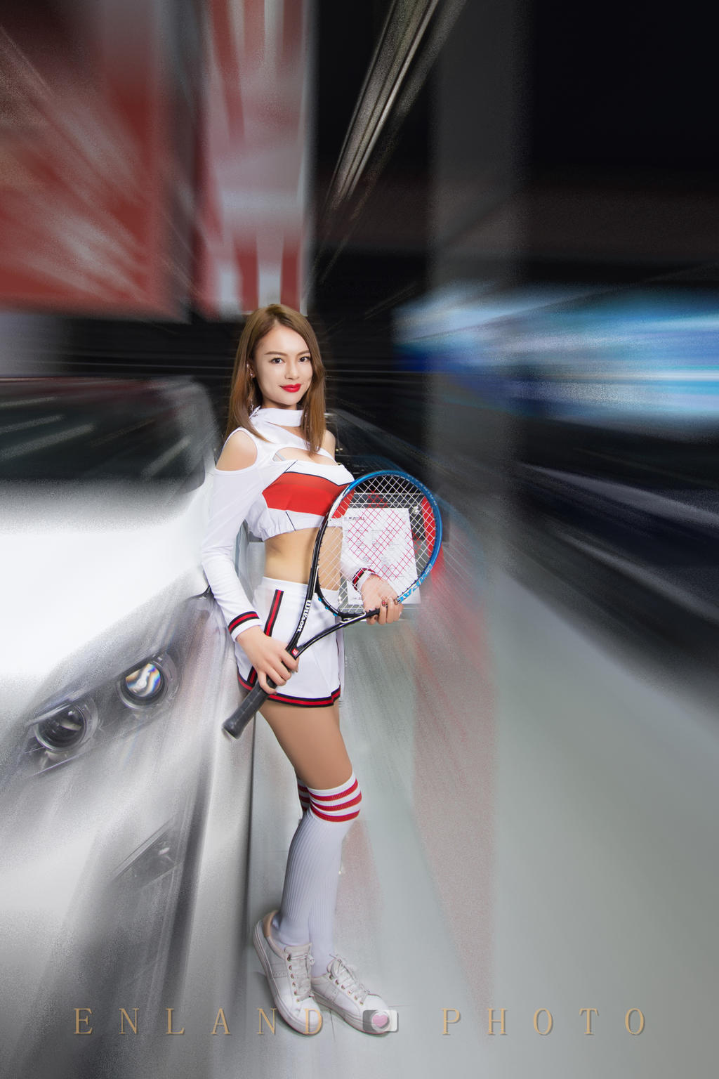 身姿曼妙的香车美女性感写真集