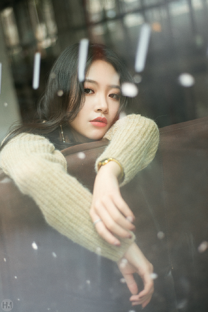 抚媚成熟美女养眼清纯诱人生活照图片