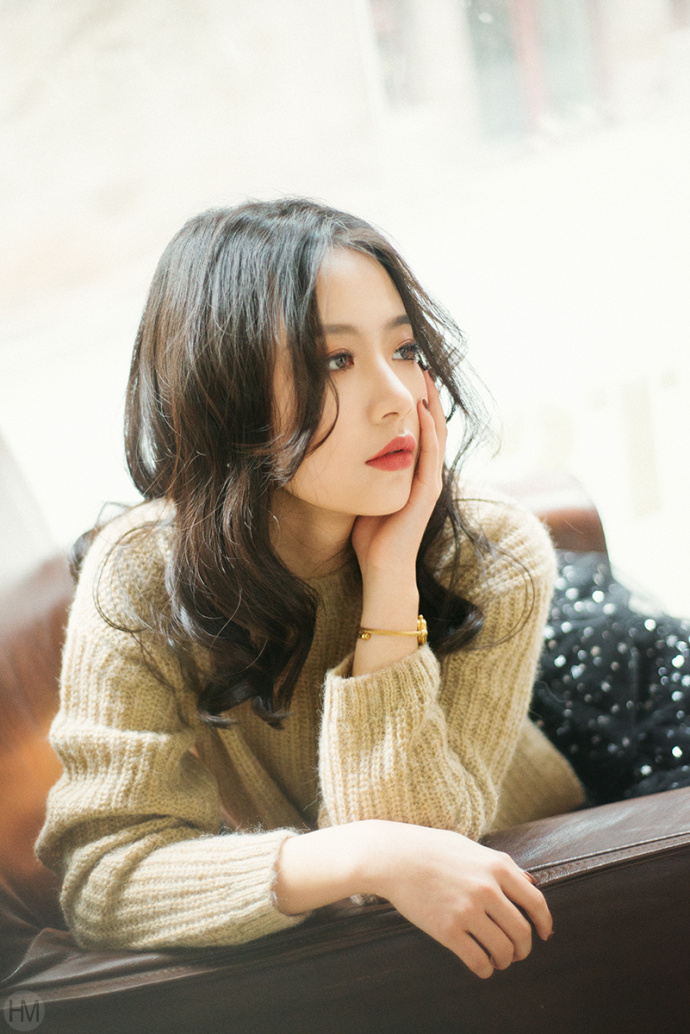 抚媚成熟美女养眼清纯诱人生活照图片