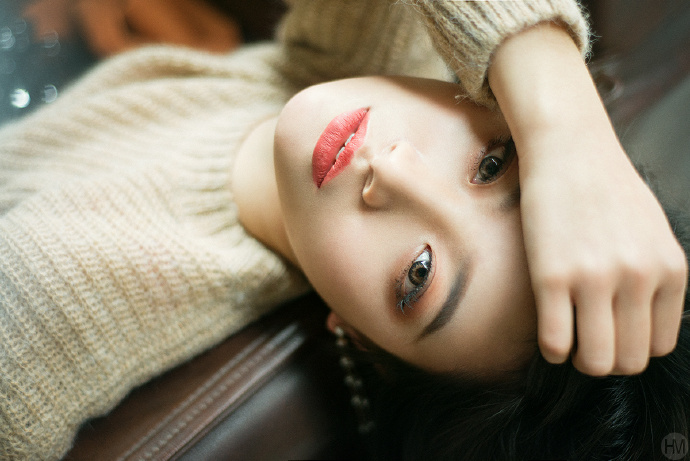 抚媚成熟美女养眼清纯诱人生活照图片