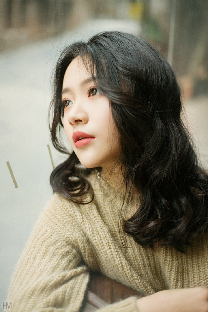 抚媚成熟美女养眼清纯诱人生活照图片