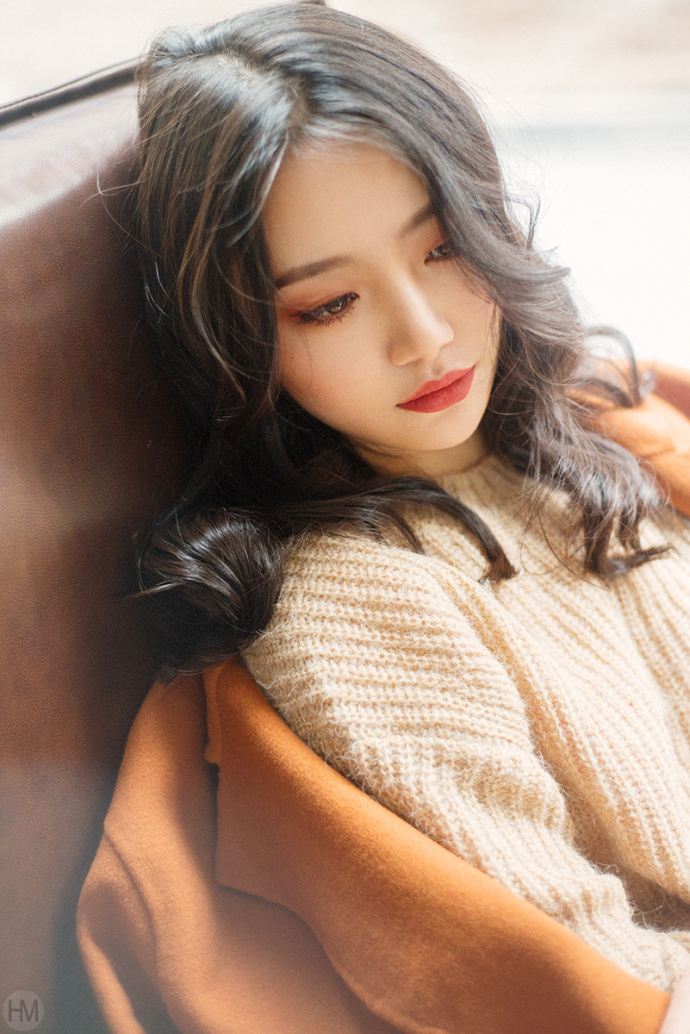 抚媚成熟美女养眼清纯诱人生活照图片