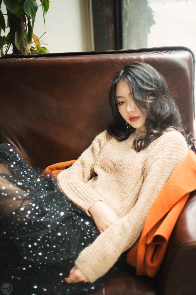 抚媚成熟美女养眼清纯诱人生活照图片