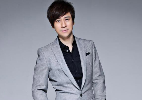 解晓东西装时尚帅气写真