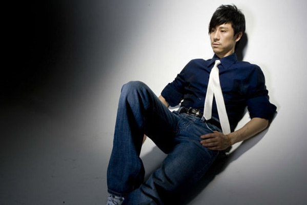 解晓东西装时尚帅气写真