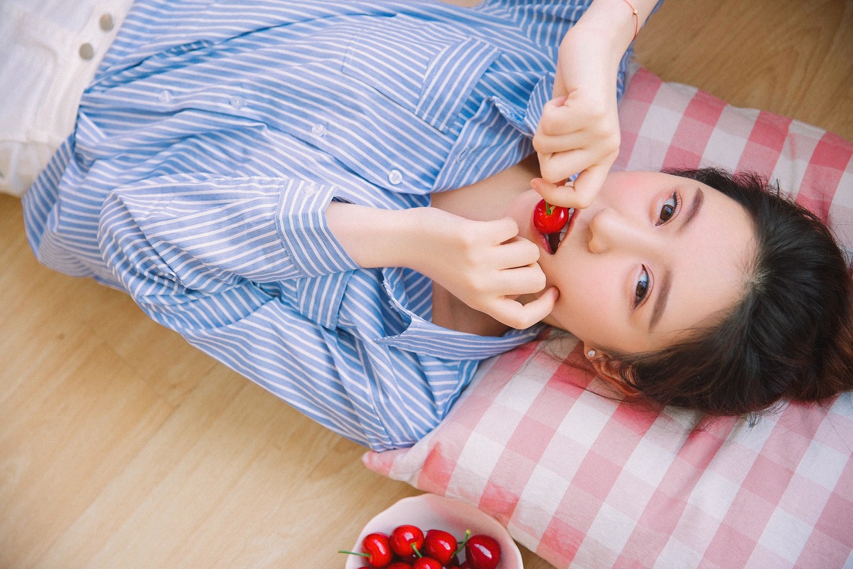 日本清纯女孩居家写真集