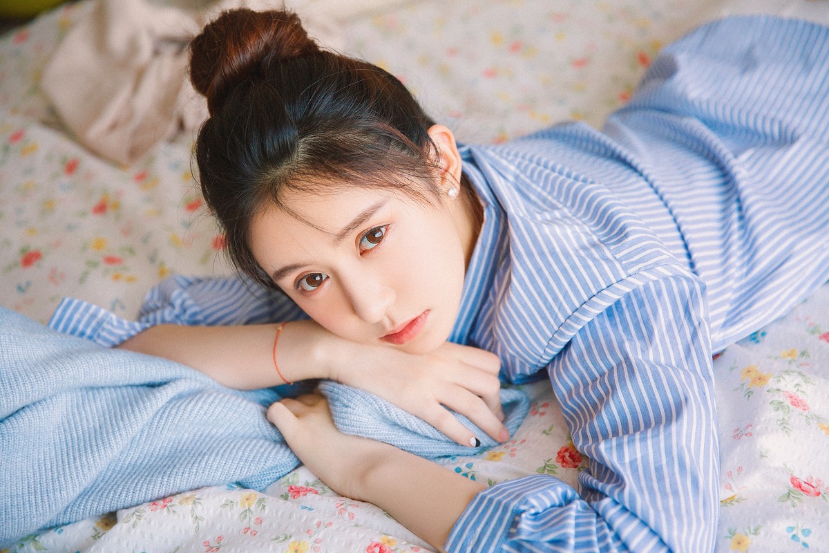 日本清纯女孩居家写真集