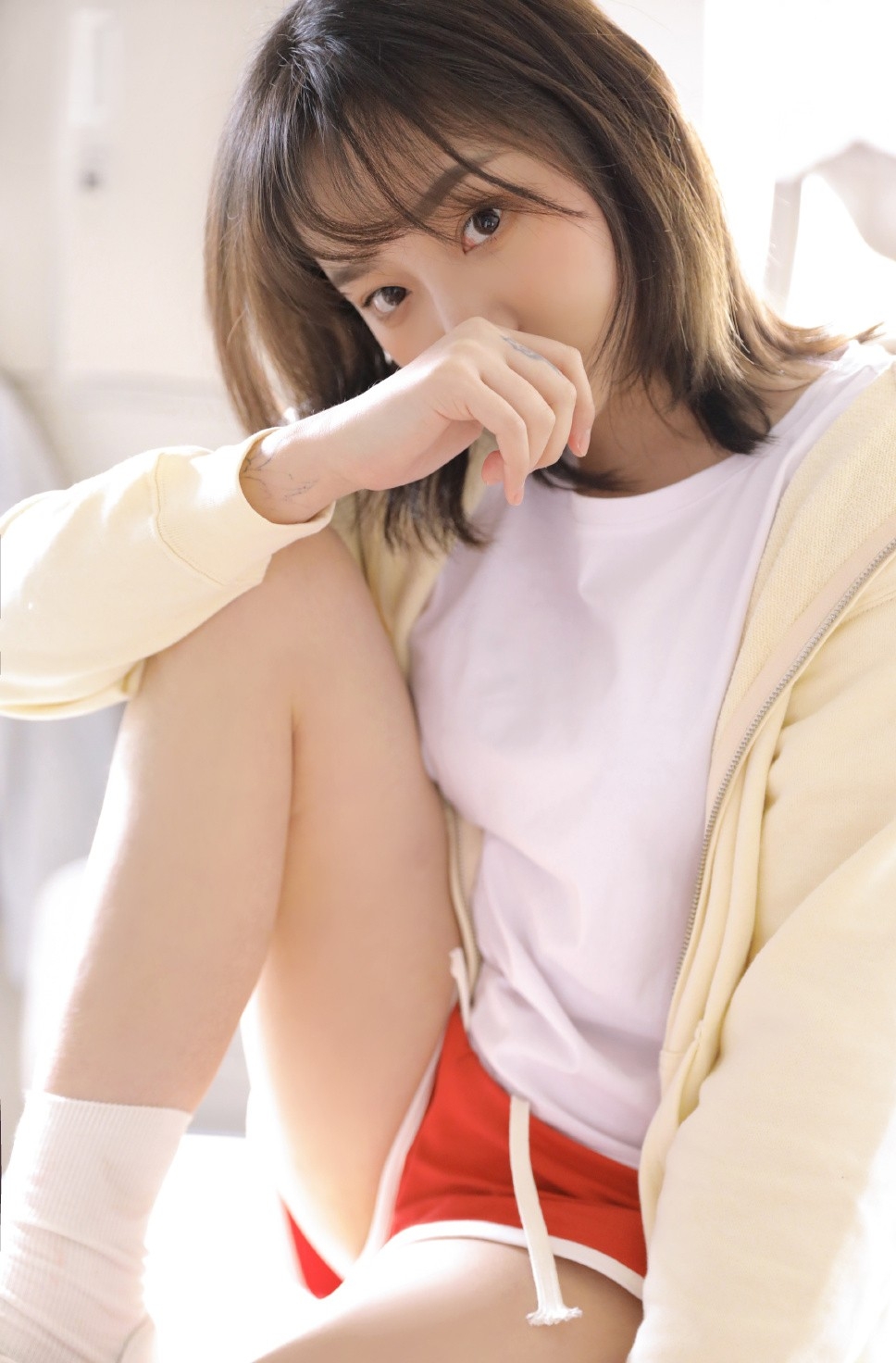 大长腿美眉水灵灵杏眼高清拍拍