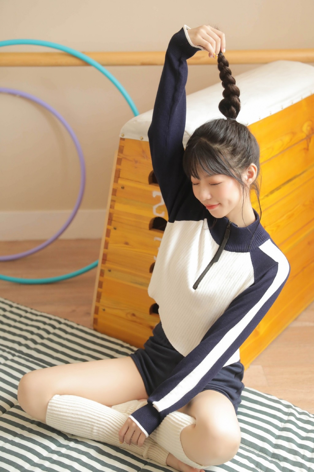 宅男女神宋子涵诱人美腿前凸后翘大胆阴部人体艺术gogo