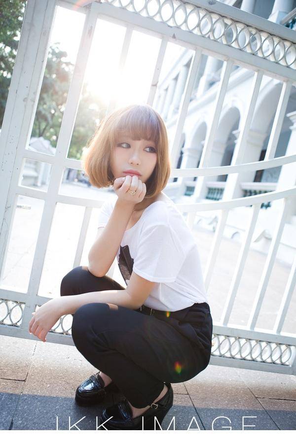 年轻人妻黄S然蕾丝内衣超级巨乳肥臀大胆艳妇人体图片