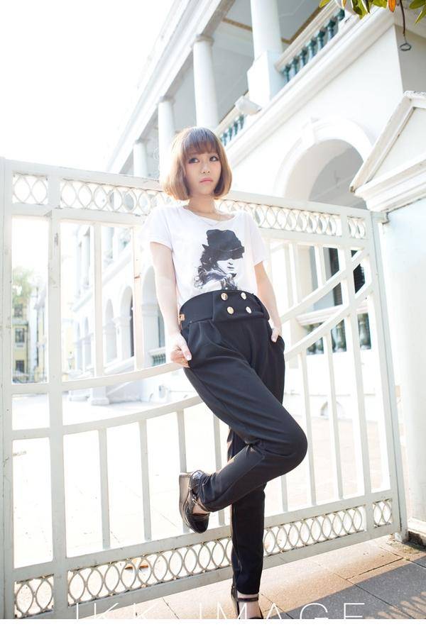 年轻人妻黄S然蕾丝内衣超级巨乳肥臀大胆艳妇人体图片