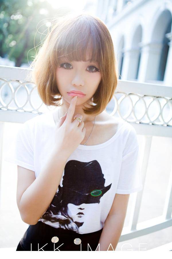 年轻人妻黄S然蕾丝内衣超级巨乳肥臀大胆艳妇人体图片