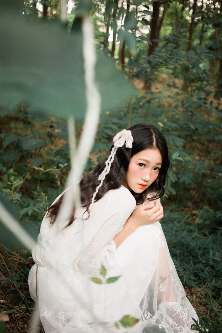 七彩水粉美女人体艺术图片