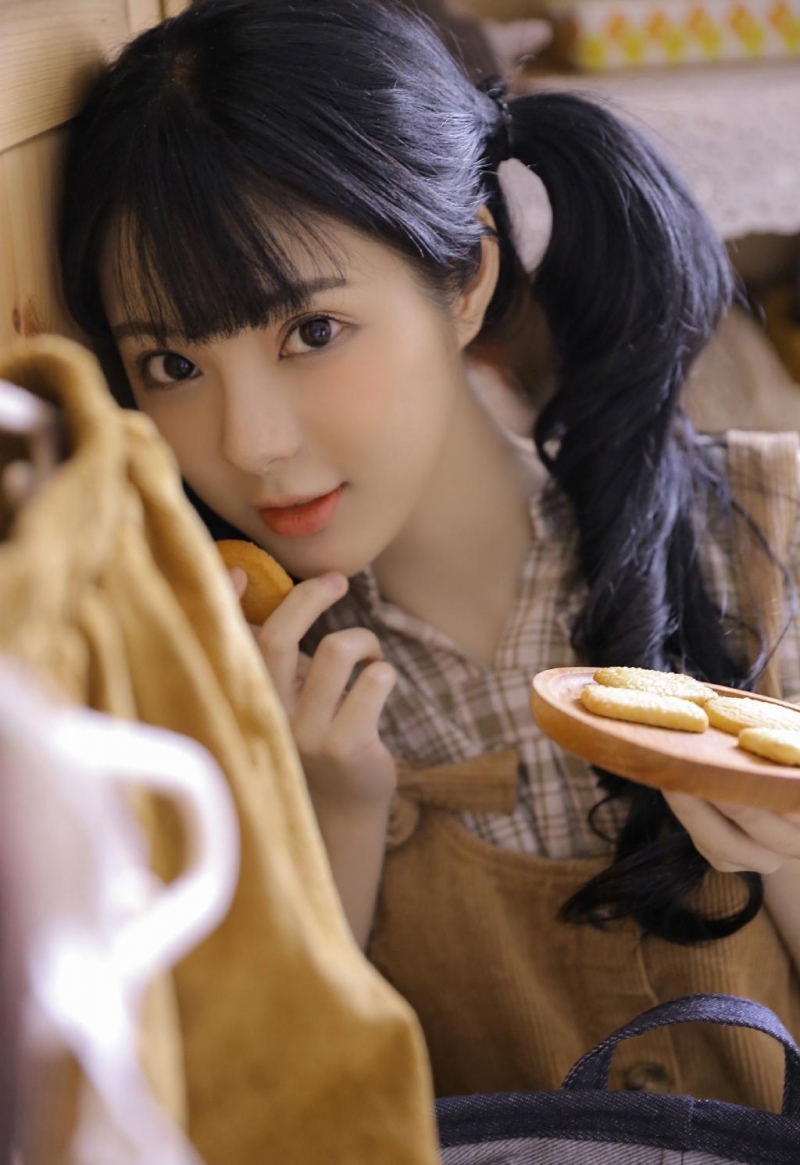 双马尾辫美女萝莉俏皮可爱写真