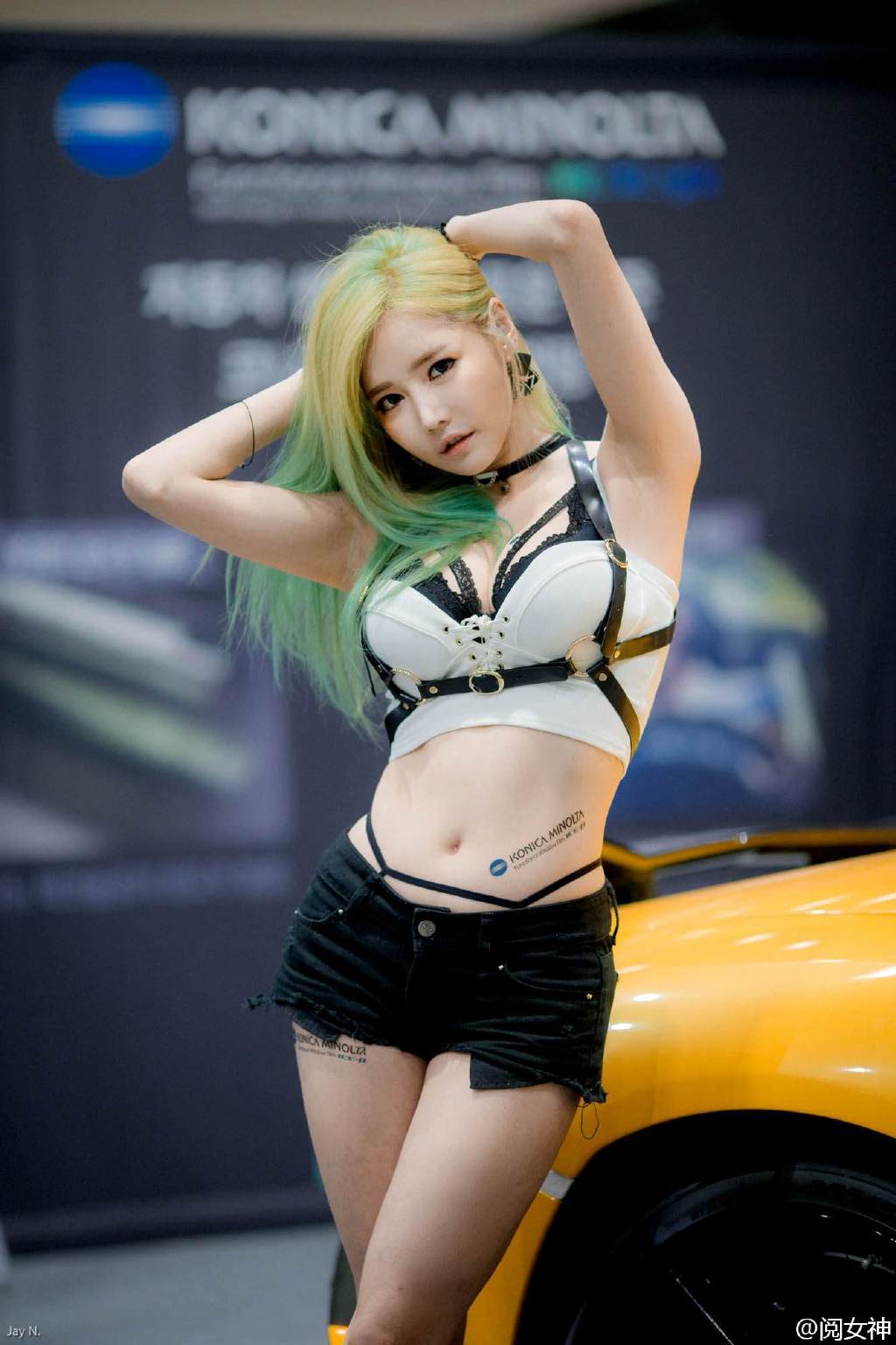 韩国完美大胸水蛇腰美女车模