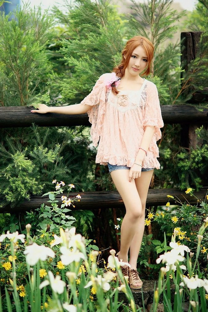 都市激情美女翘臀丰乳风骚姿态极致销魂西西人体艺术