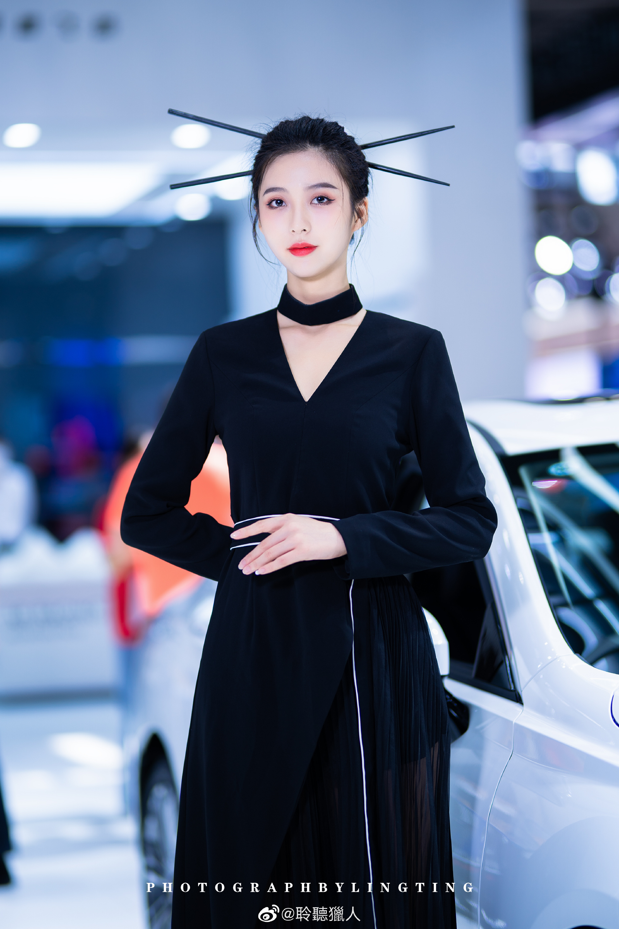 美女车模肤白貌美个高腿长私拍