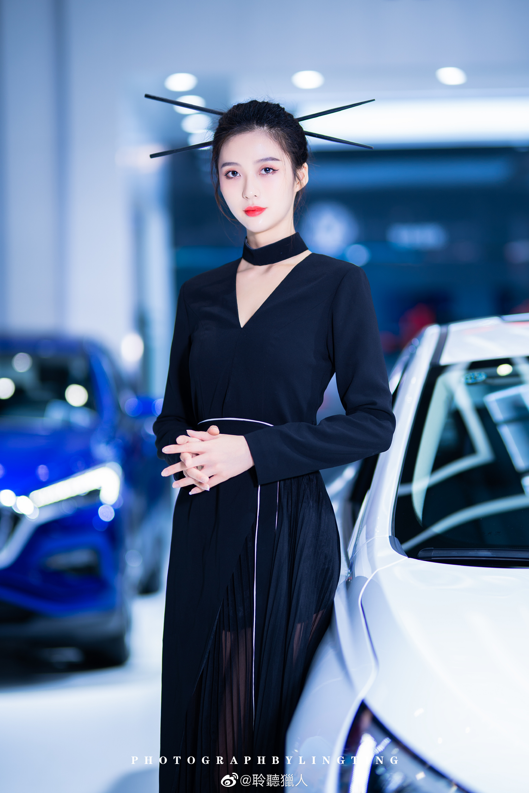 美女车模肤白貌美个高腿长私拍