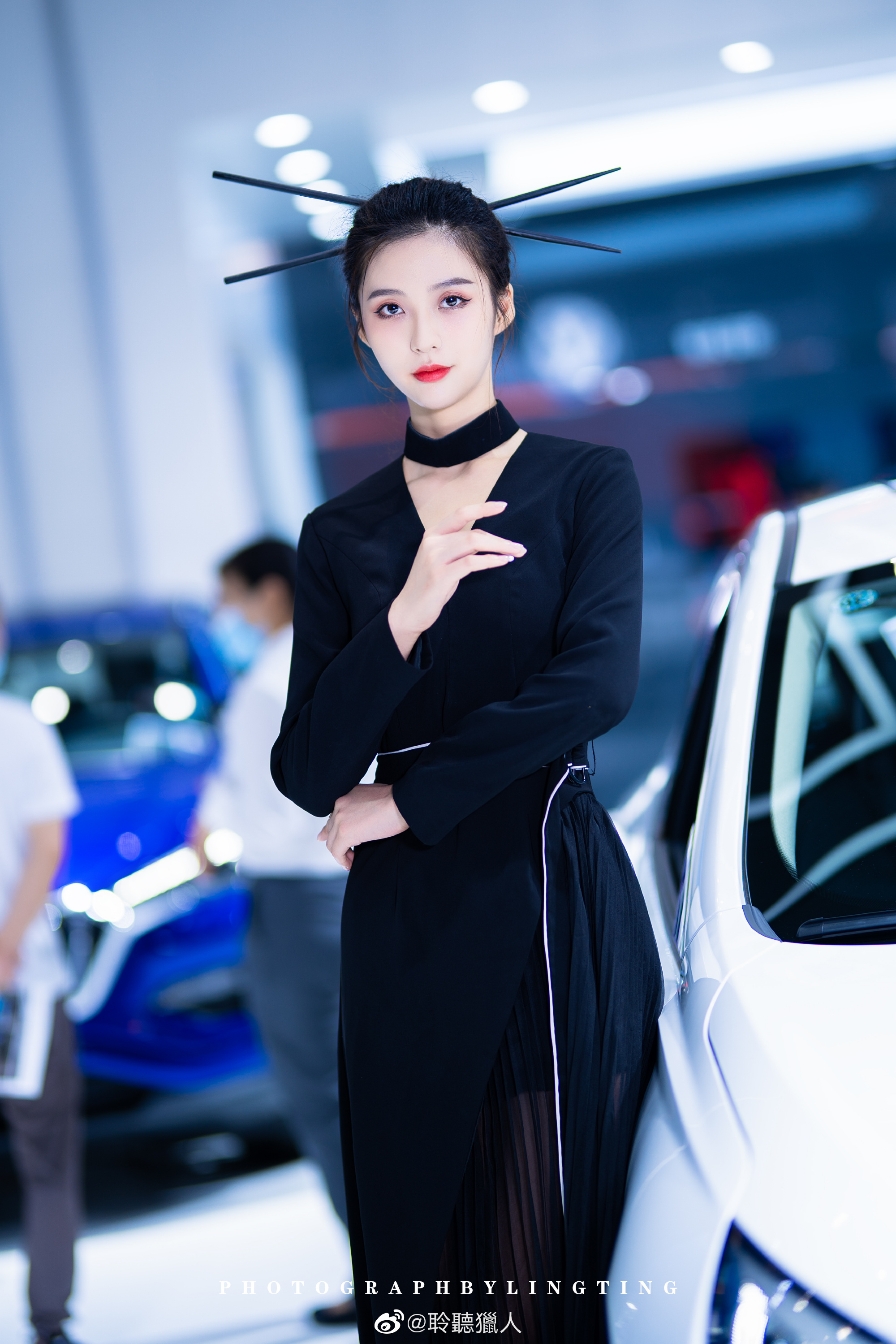 美女车模肤白貌美个高腿长私拍