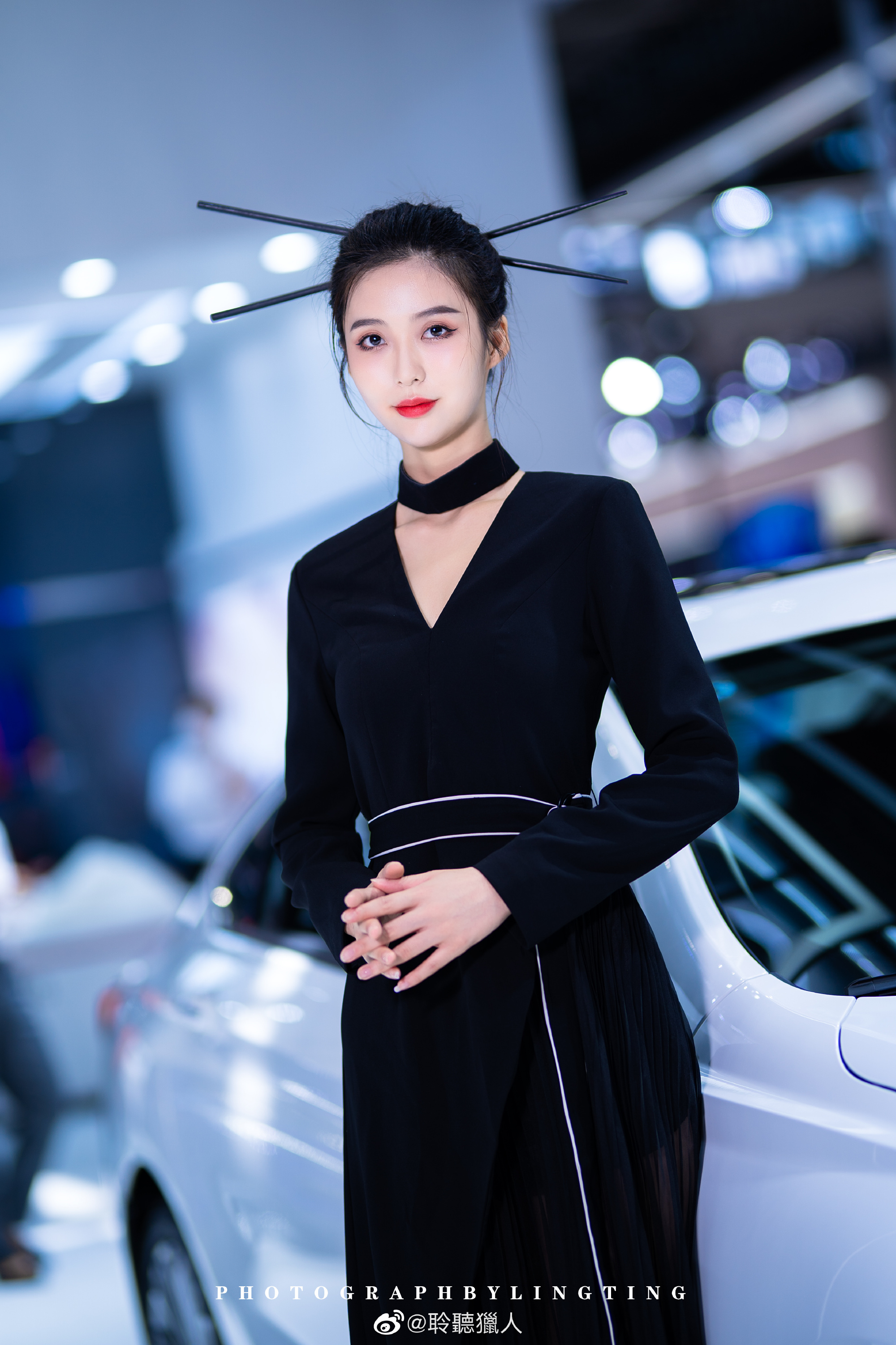 美女车模肤白貌美个高腿长私拍