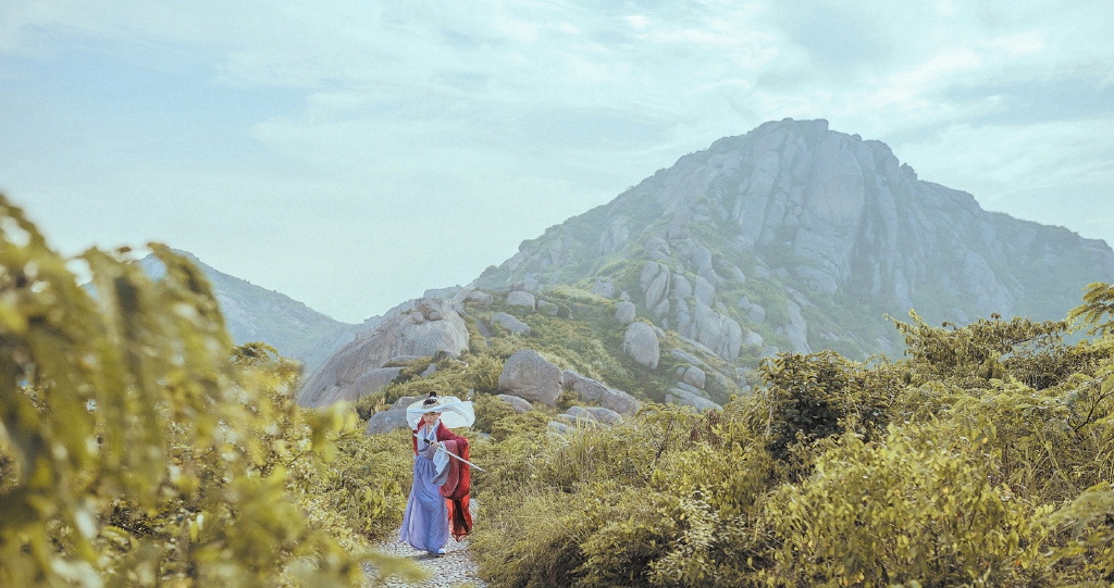 韩国性感身材双节棍长刀功夫美女