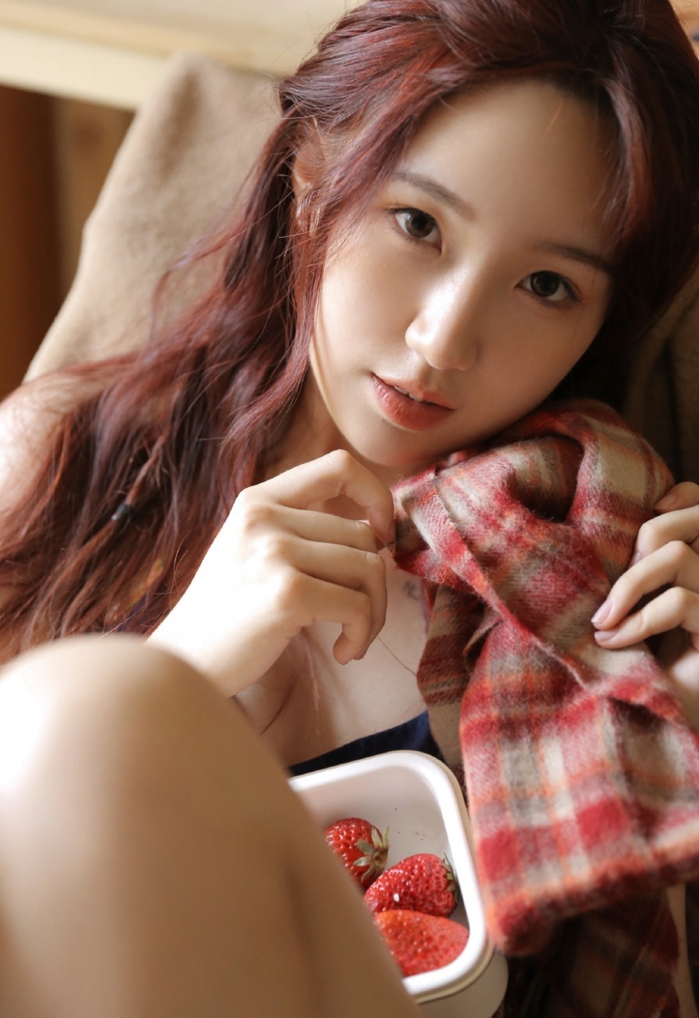 可爱小吃货魔鬼好身材撩人艺术照